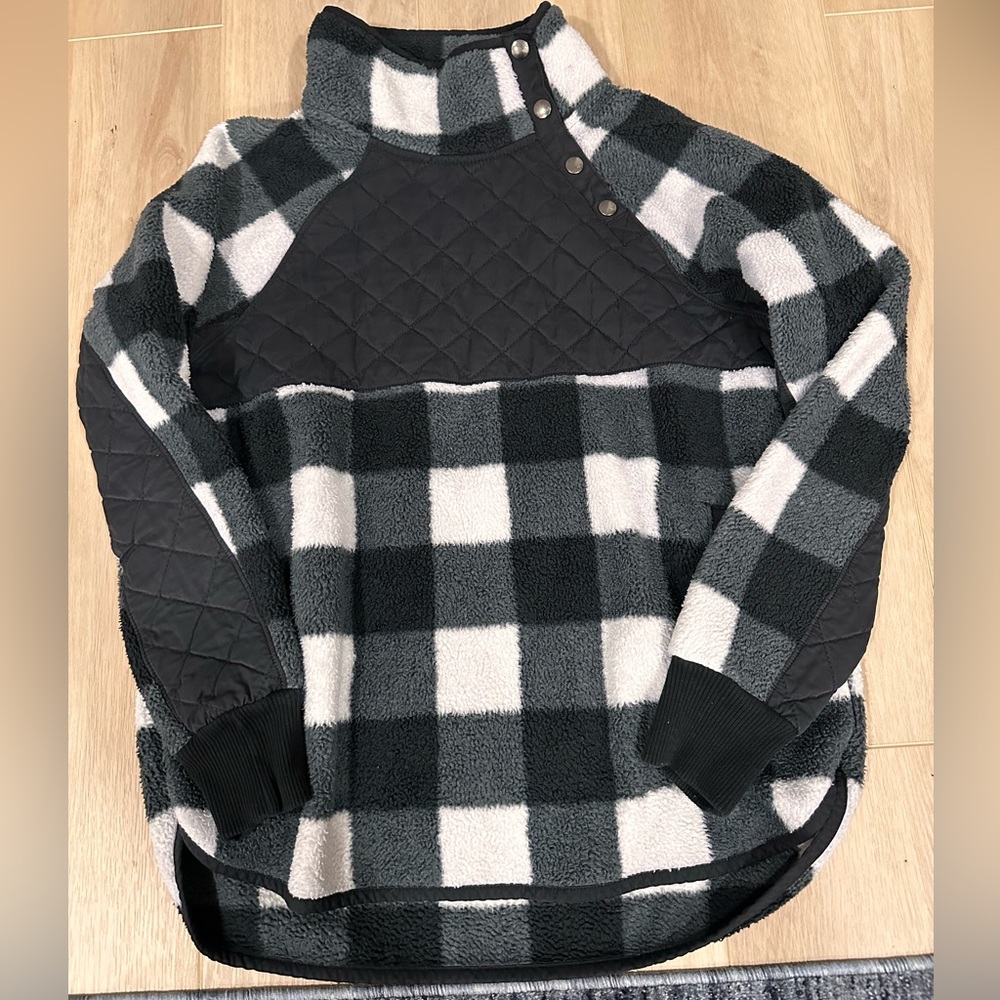 Abercrombie gingham side snap fleece size Medium